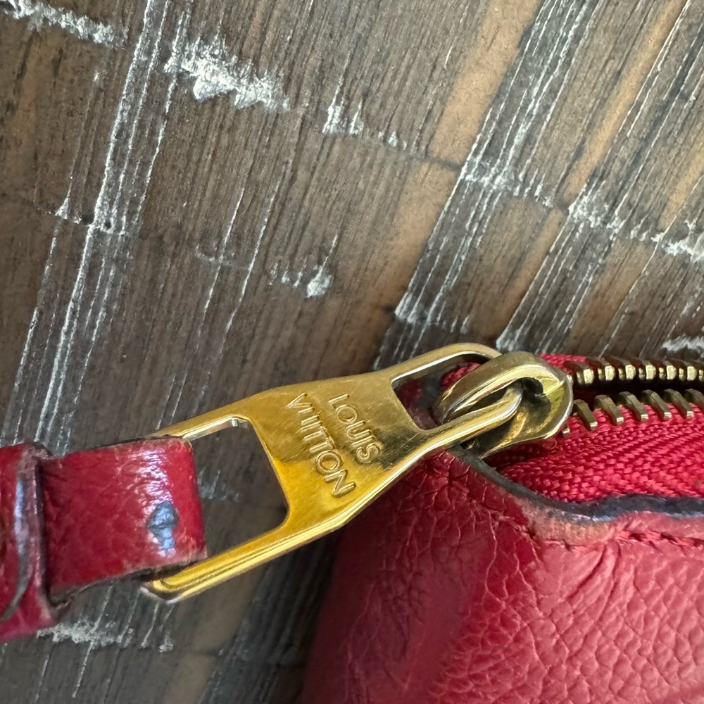 LOUIS VUITTON Red zippy Wallet - Picture 5 of 16